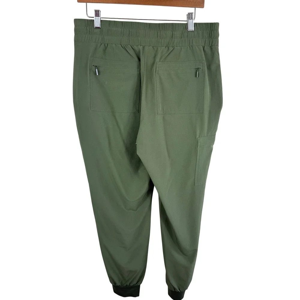 Chicos Zenergy Womens Olive Green Cargo Joggers Size 1 Medium 5 Zip Pockets